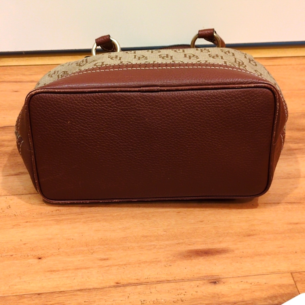 Dooney & Bourke GUC Canvas Monogram Brown Tote Purse COA & Registration Card - Picture 5 of 15
